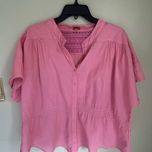 Free People Pink short sleeve top w/crochet insert.Button down round neck.Size S